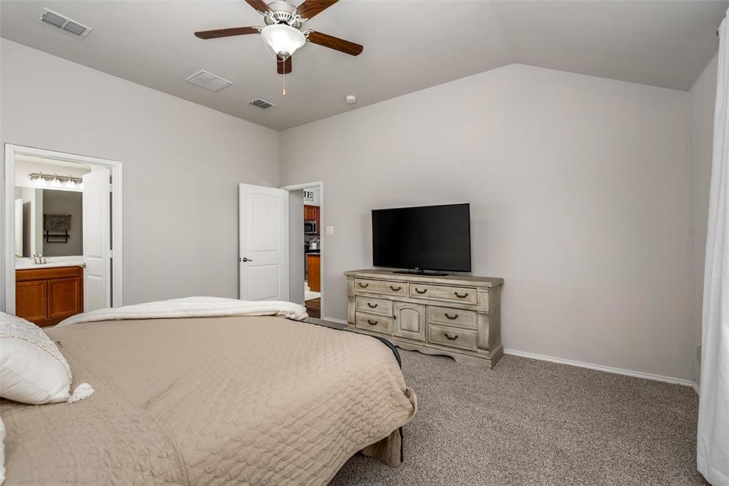 975 Crockett Drive Property Photo 17