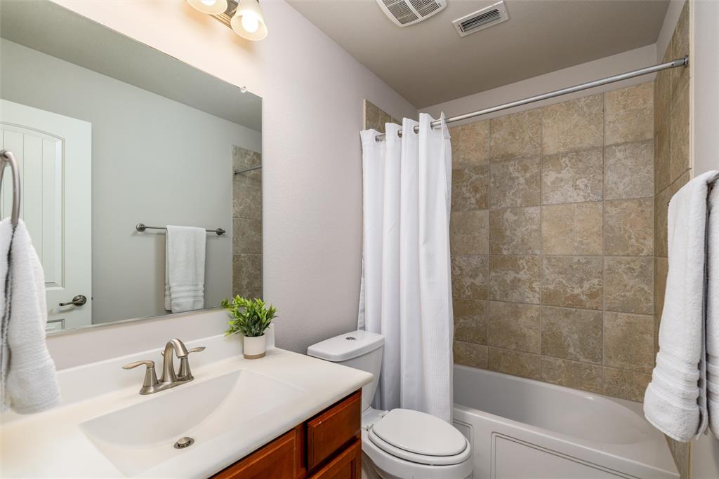 975 Crockett Drive Property Photo 24