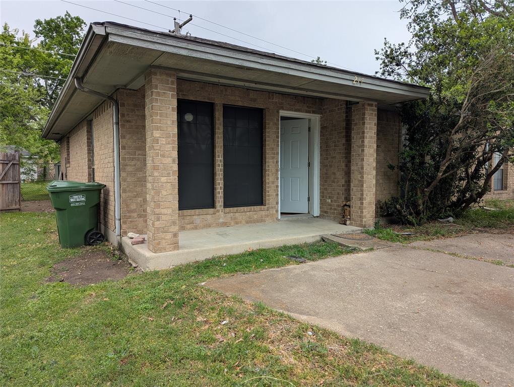 214 Lanham Court Property Photo