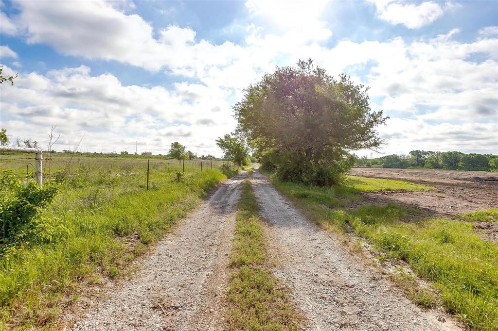 601 E Fm 1187 Property Photo 19