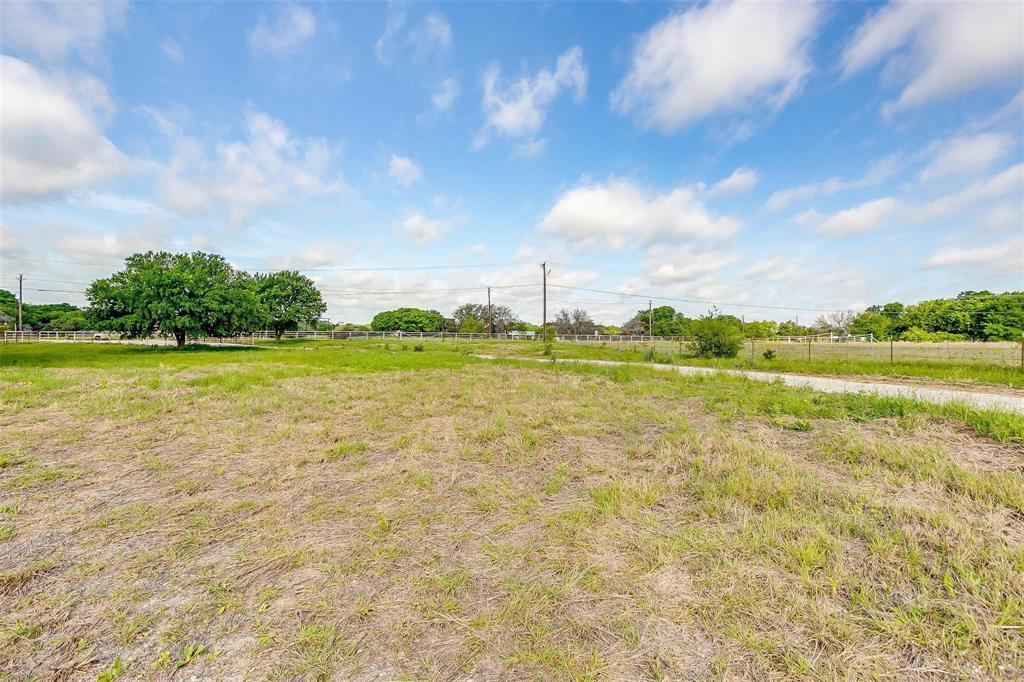 601 E Fm 1187 Property Photo 23