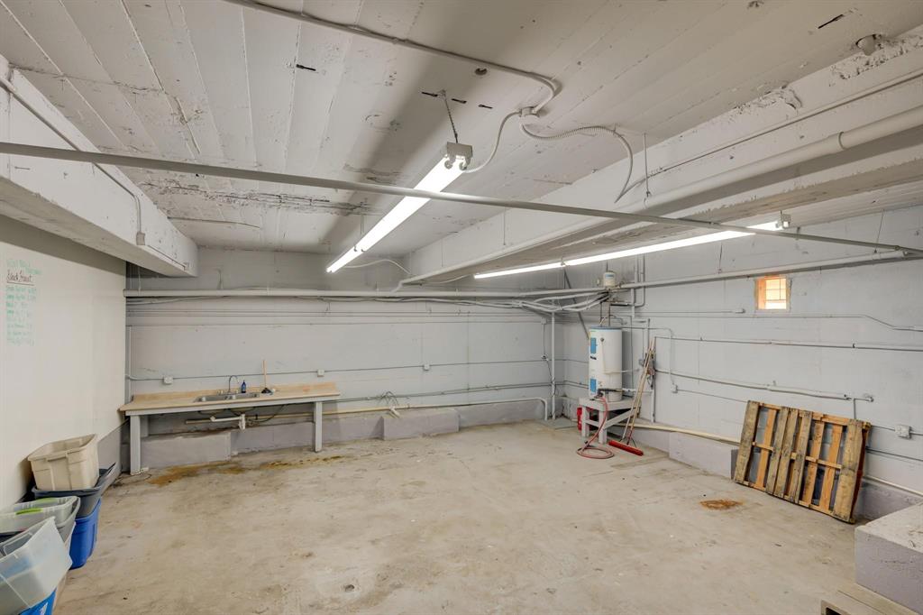 599 Creswell Avenue Property Photo 17