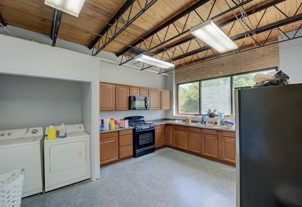 599 Creswell Avenue Property Photo 23