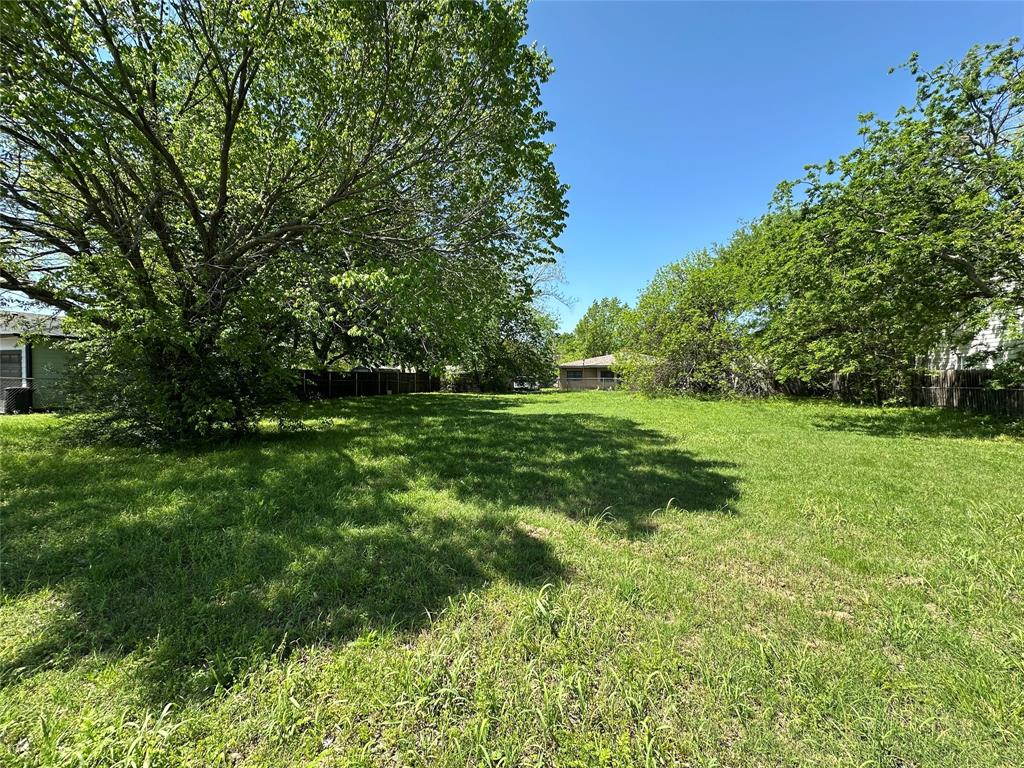144 College Street Property Photo 3