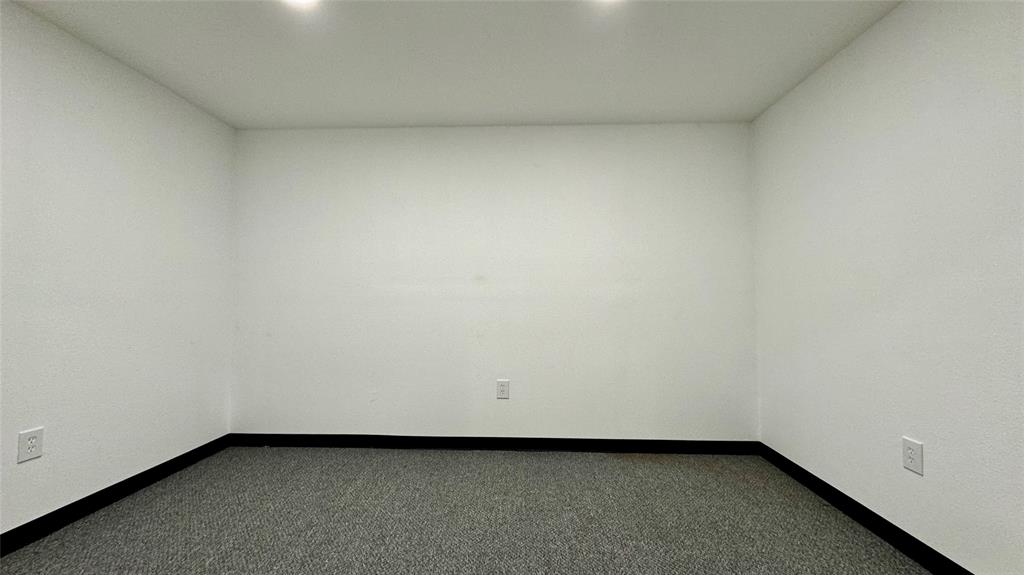 1739 N Frances Street Property Photo 8
