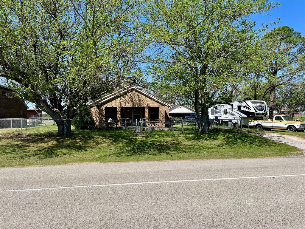 7498 State Highway 175 Property Photo