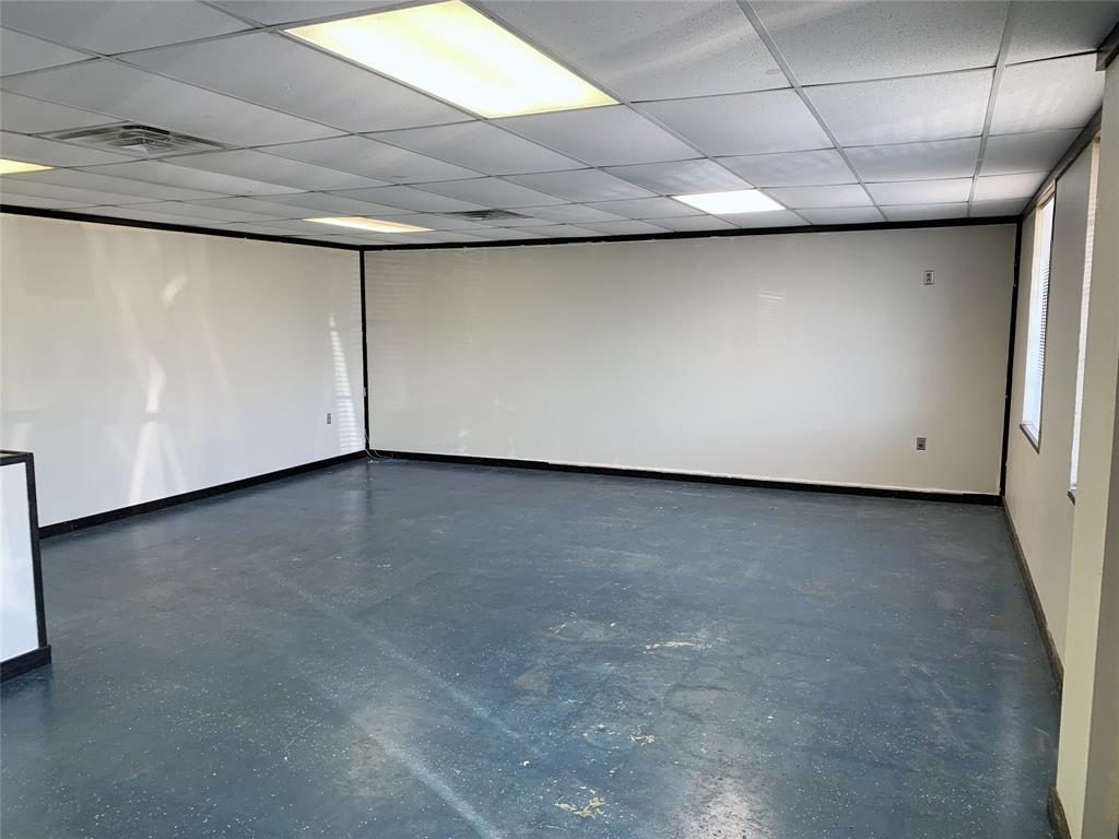 807 W Corsicana Street Property Photo 8