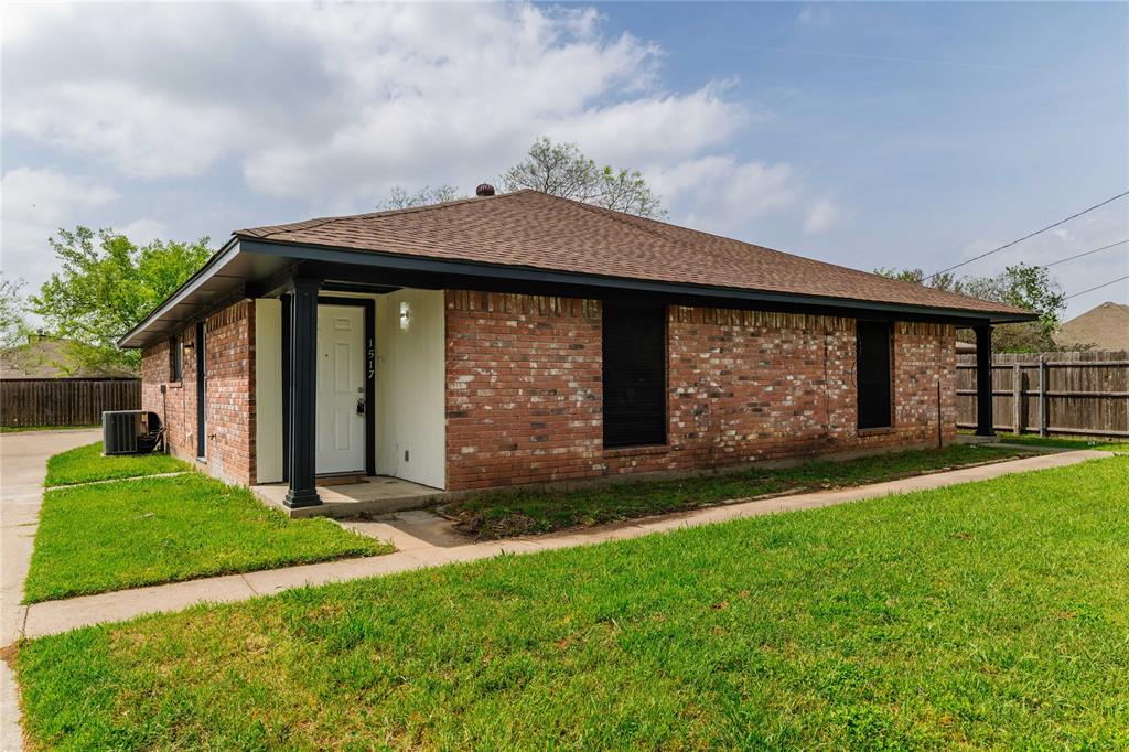 1517 Trinity View Street