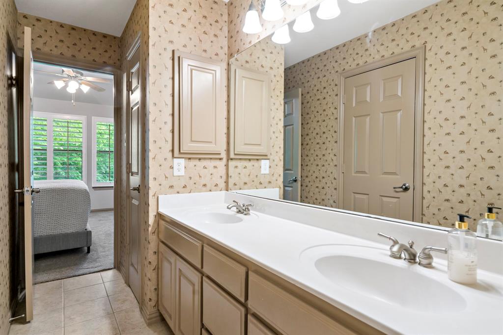 900 Woodcliff Drive Property Photo 39