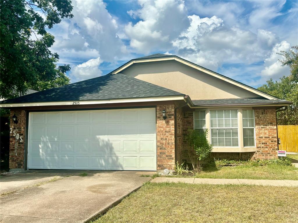 2505 Montclair Lane Property Photo 1