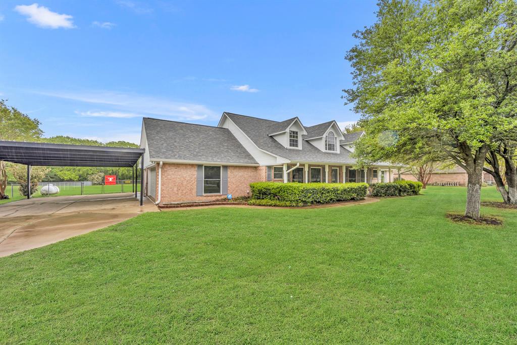 1090 Oak Hollow Lane Property Photo 1