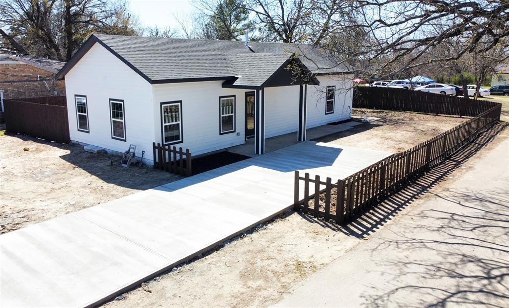 400 New Hope Property Photo 1