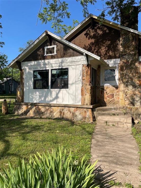 102 Walnut Avenue Property Photo 1
