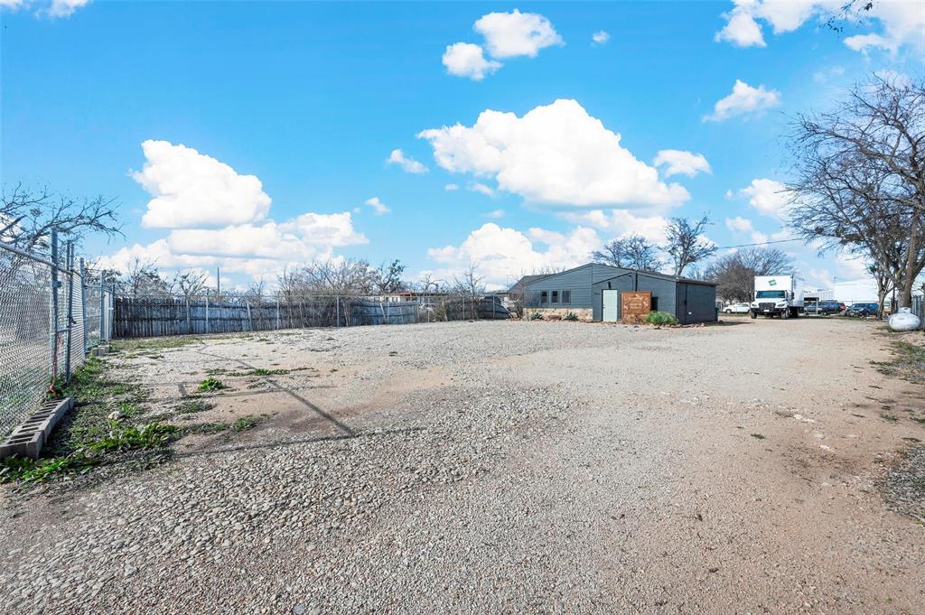 3502 County Road 920 Property Photo 34