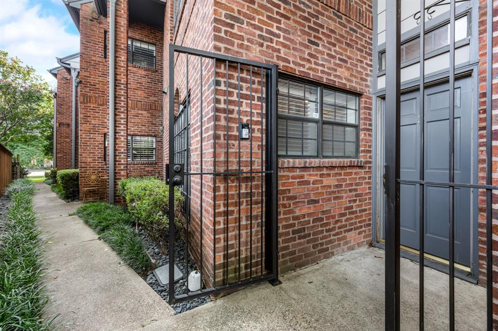 4508 University Boulevard D Property Photo 2