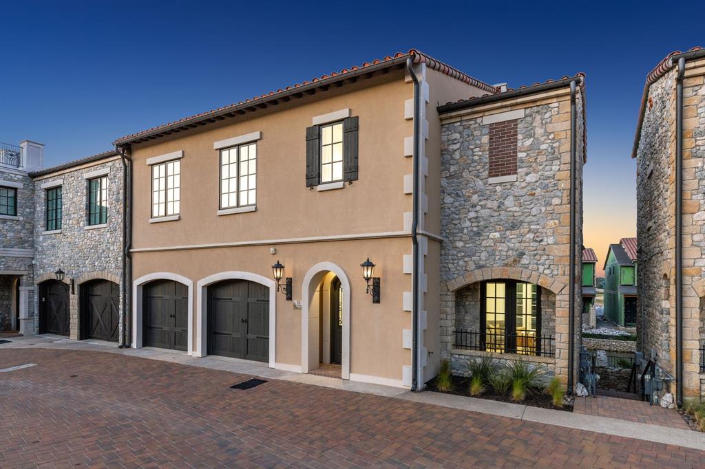 18 Comillas Court Property Photo 4