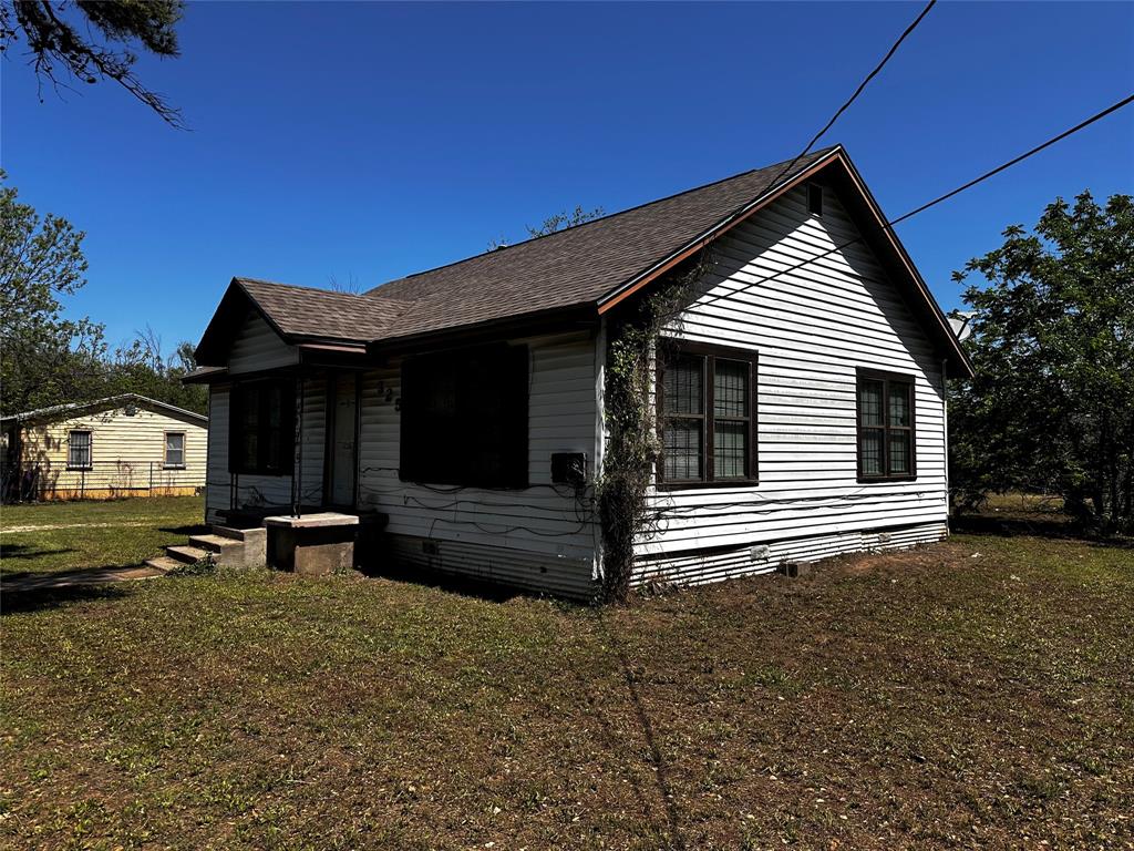 325 Phillips Street Property Photo 1
