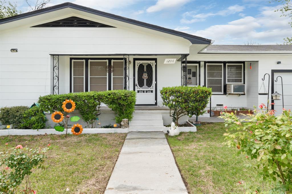 1206 W Jackson Street Property Photo