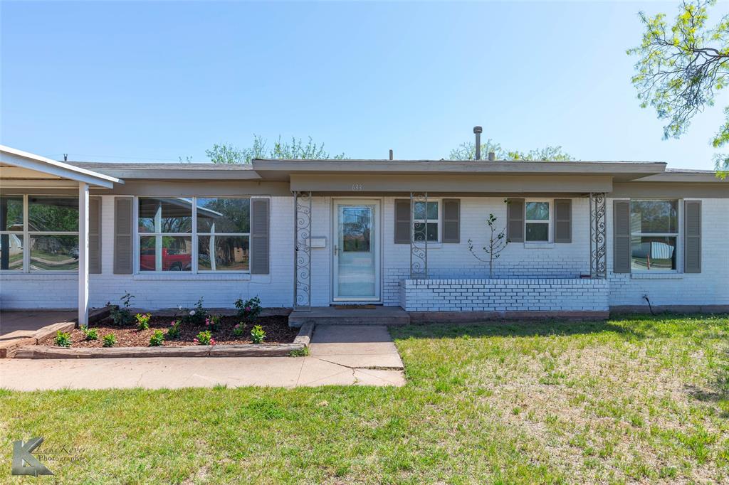 633 S La Salle Drive Property Photo