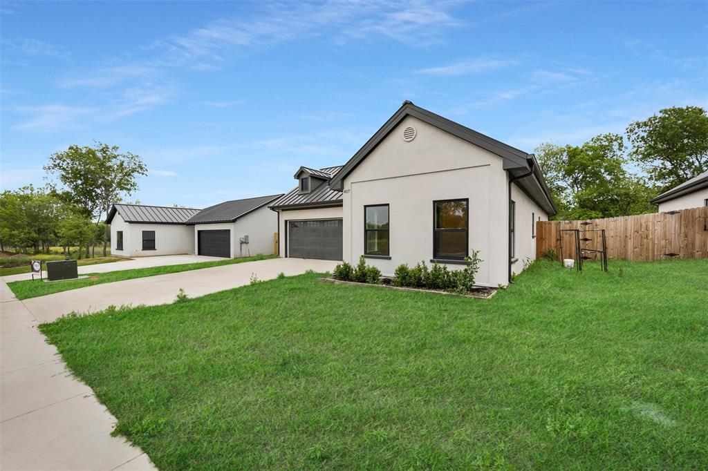 407 N Dallas Street Property Photo