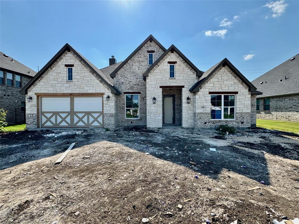 610 Golden Crest Property Photo 1