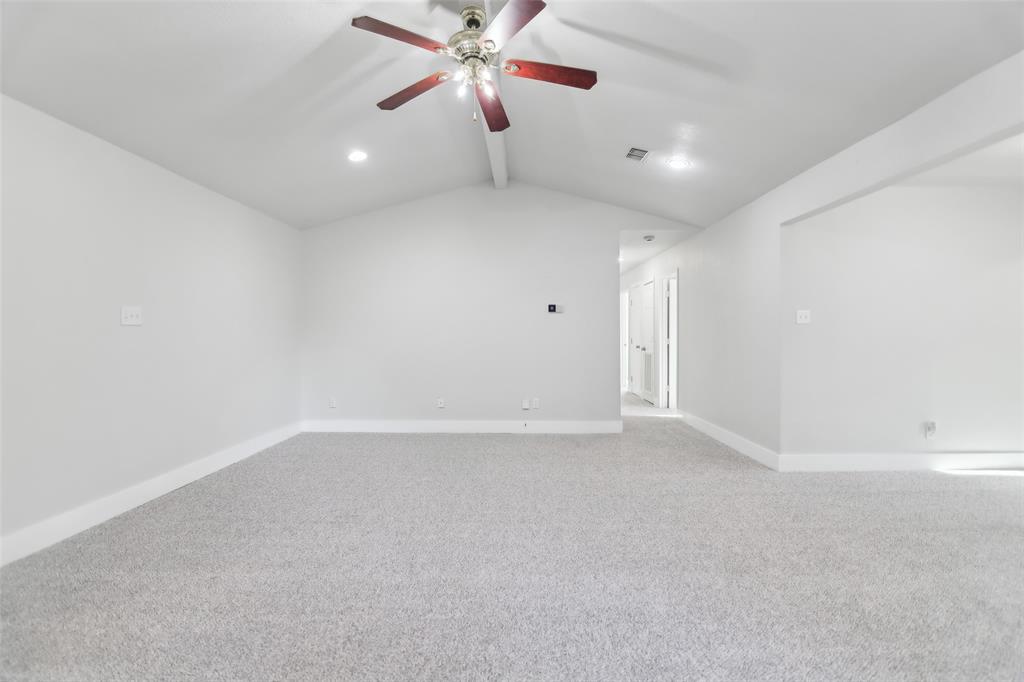 306 Shady Oak Road Property Photo 9