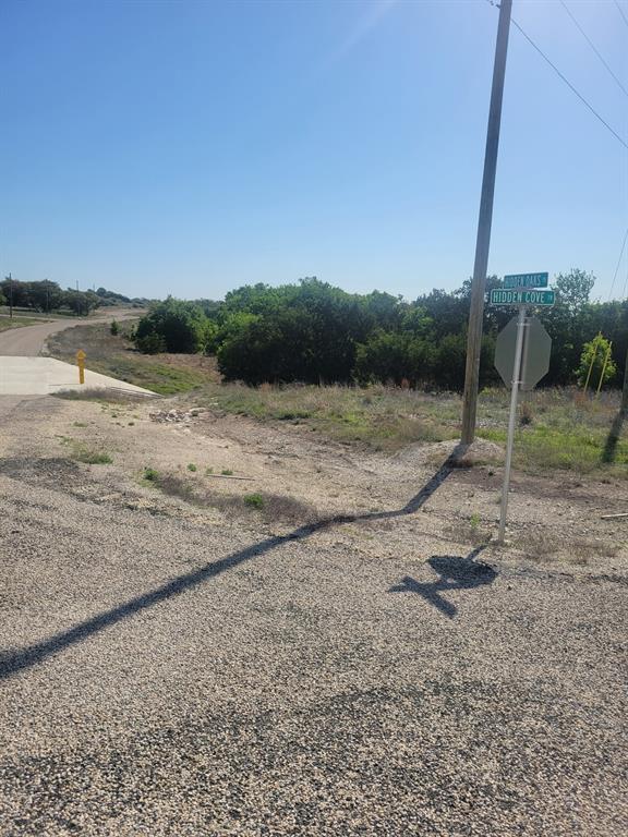 2073 Hidden Oaks Trail Property Photo 14