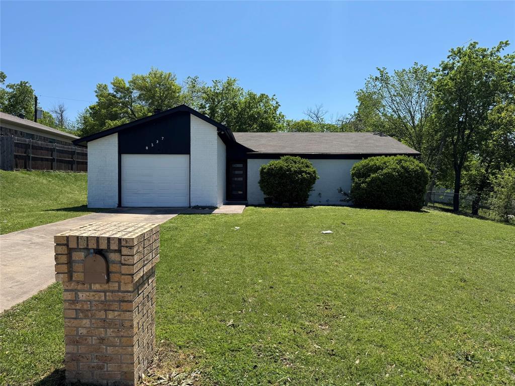 8237 Albert Street Property Photo