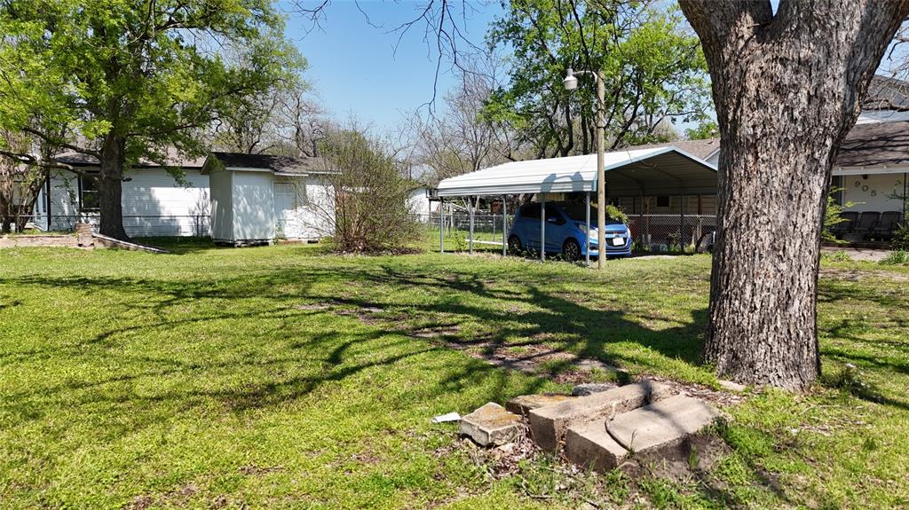 1000 Pecan Street Property Photo