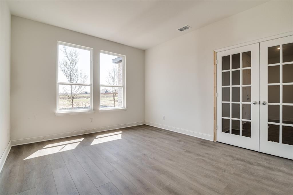 4039 Bedford Drive Property Photo 3