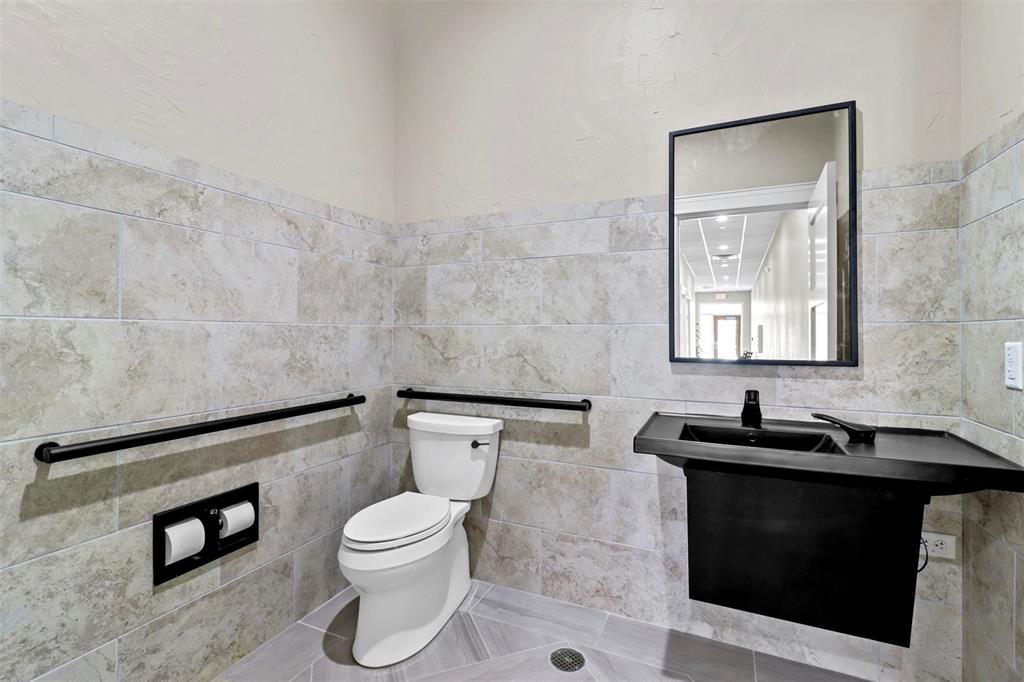 118 Lynn Avenue Property Photo 15