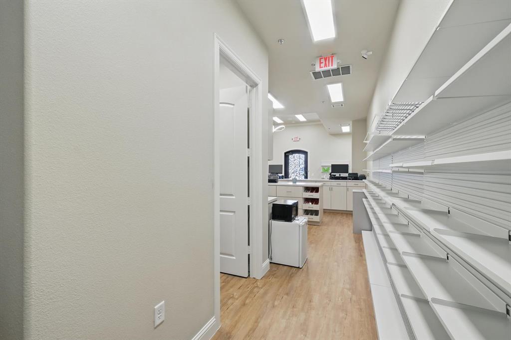 3848 N Tarrant Parkway Property Photo 15