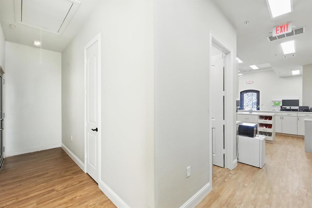 3848 N Tarrant Parkway Property Photo 17