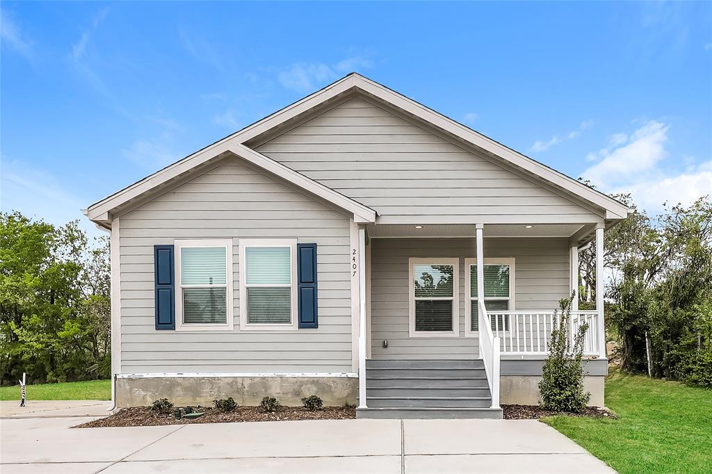 2407 Oxford Street Property Photo