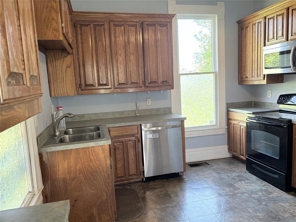 612 S Rogers Street Property Photo 10