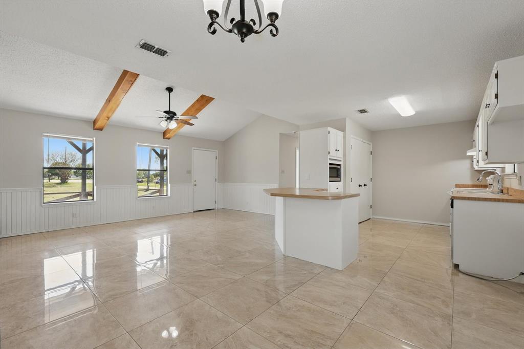 640 Overland Drive Property Photo 10