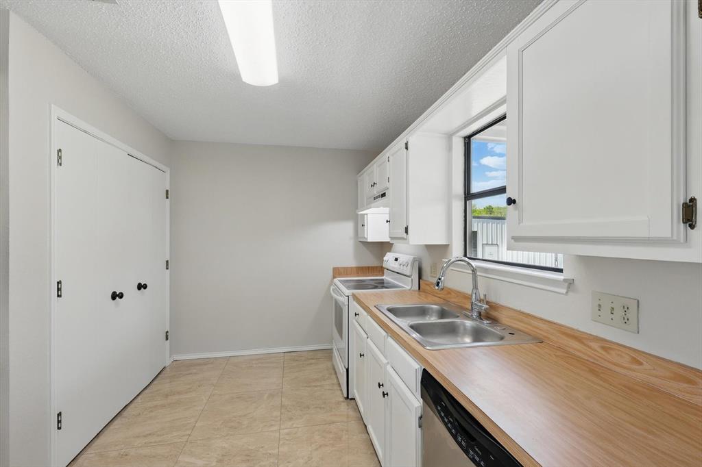 640 Overland Drive Property Photo 13