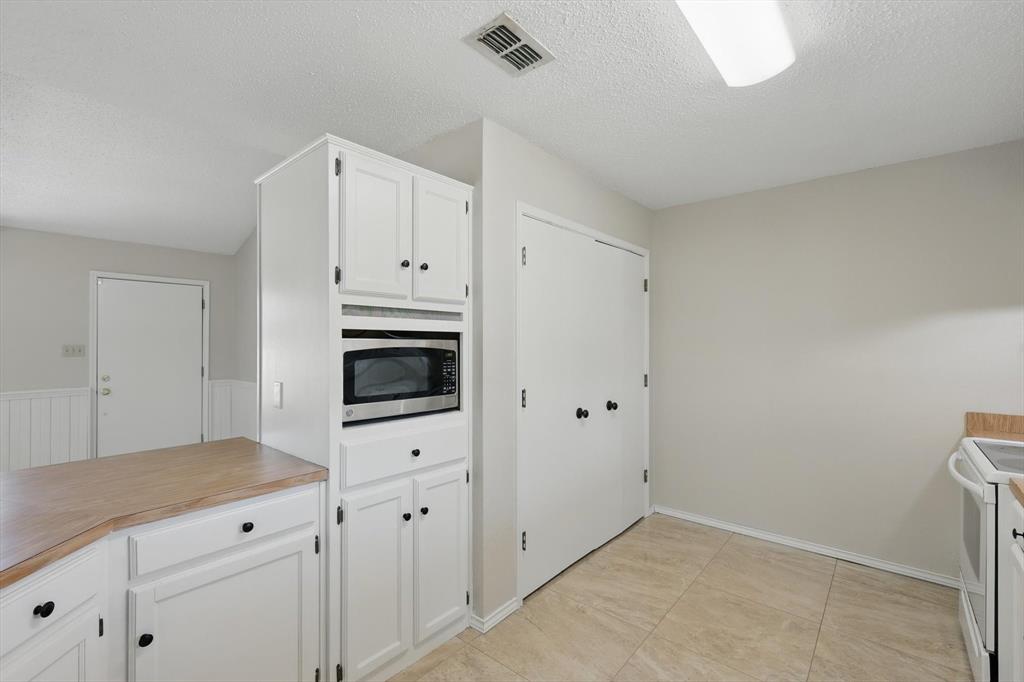 640 Overland Drive Property Photo 14