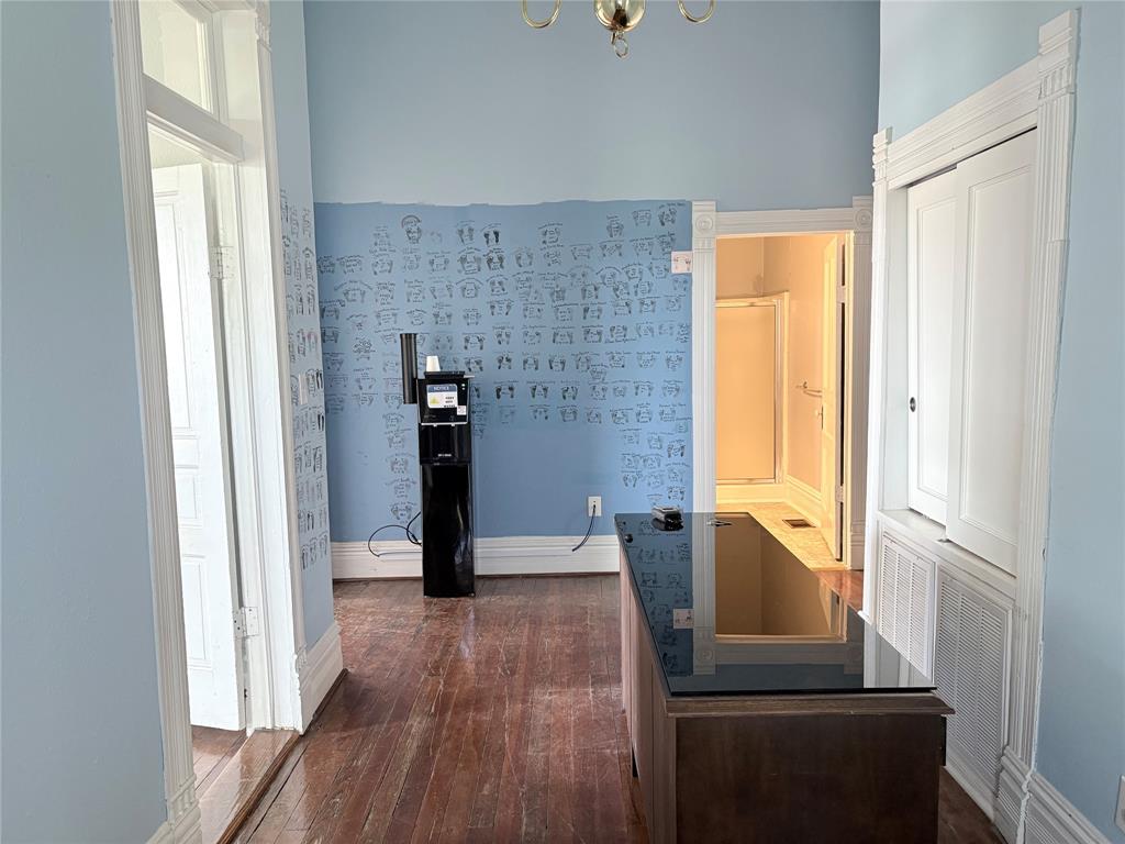 612 S Rogers Street Property Photo 4