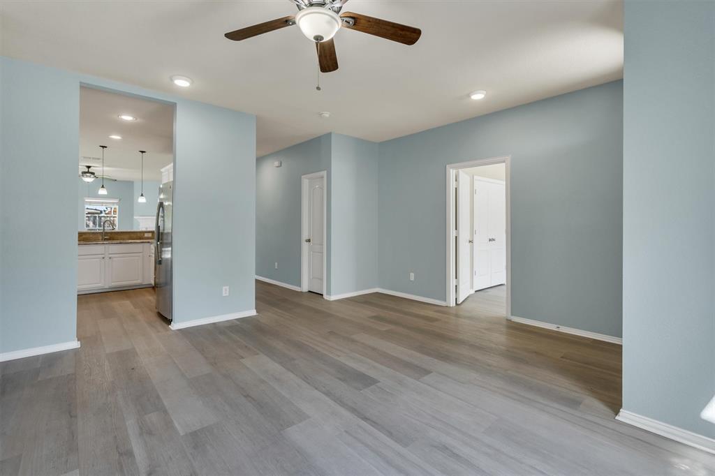 4301 Windy Meadow Drive Property Photo 3
