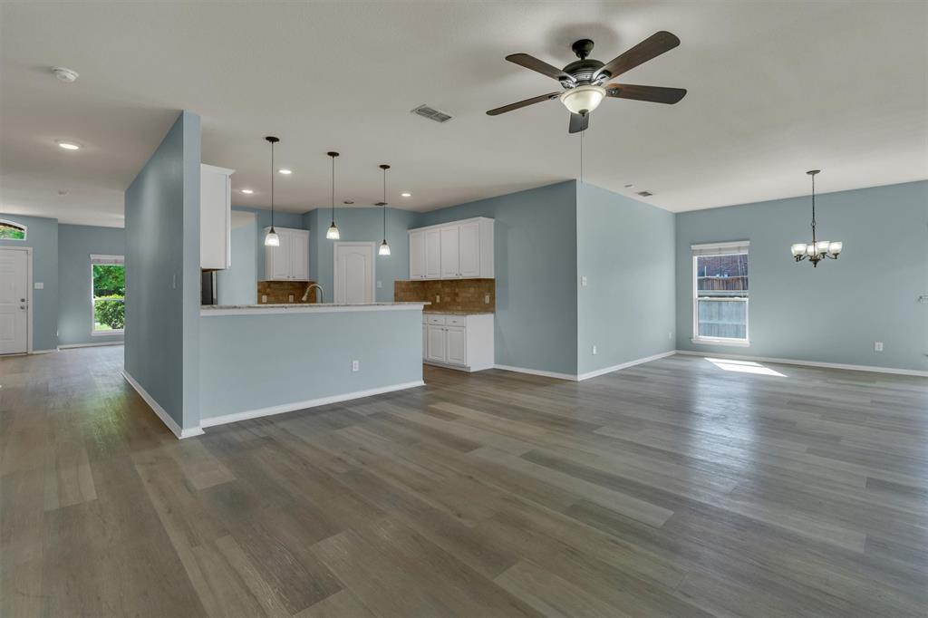 4301 Windy Meadow Drive Property Photo 4
