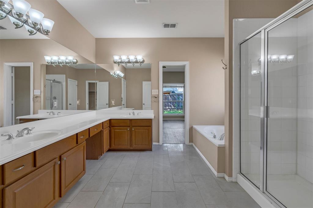 4301 Windy Meadow Drive Property Photo 8