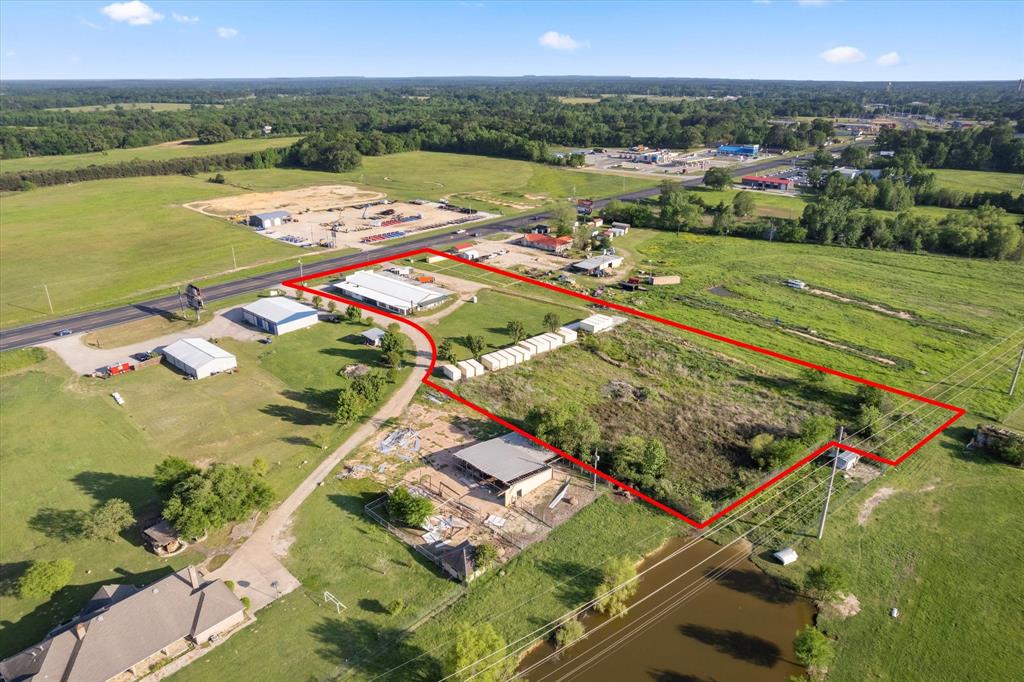 2516 N Us Highway 271 Property Photo 4