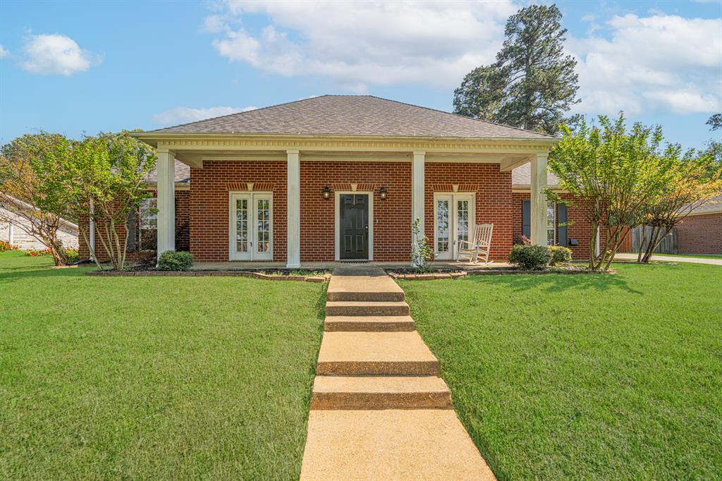 605 Cal Young Road Property Photo