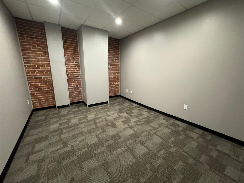 120 S Main Street Property Photo 3
