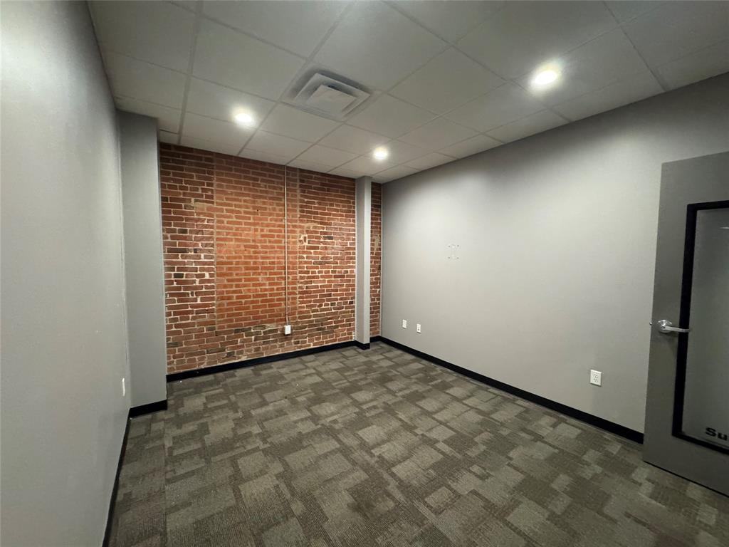 120 S Main Street Property Photo 2