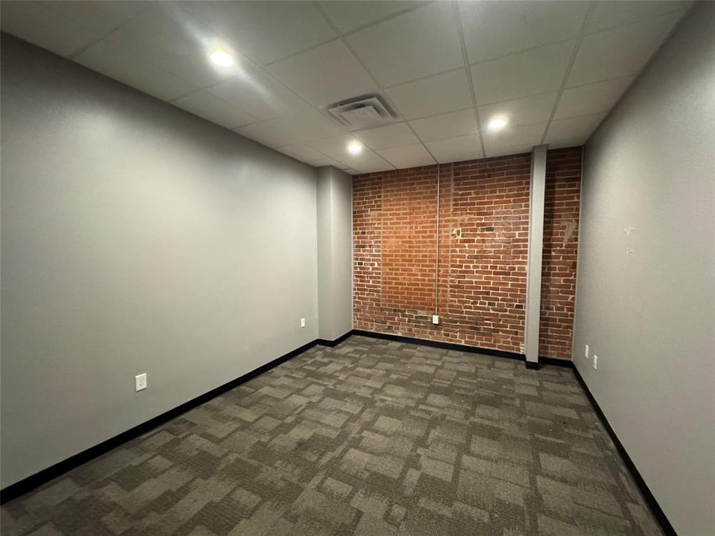 120 S Main Street Property Photo 3
