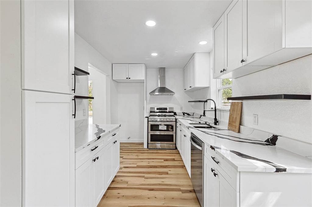3330 Brook Glen Drive Property Photo