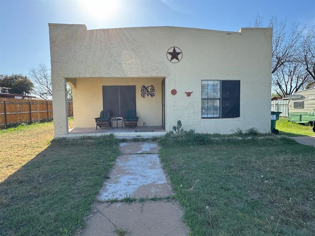 707 N River Street Property Photo