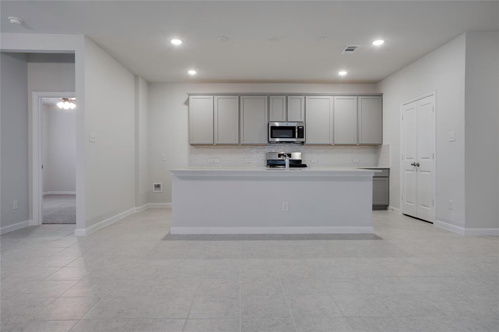 2074 Hartley Drive Property Photo 7